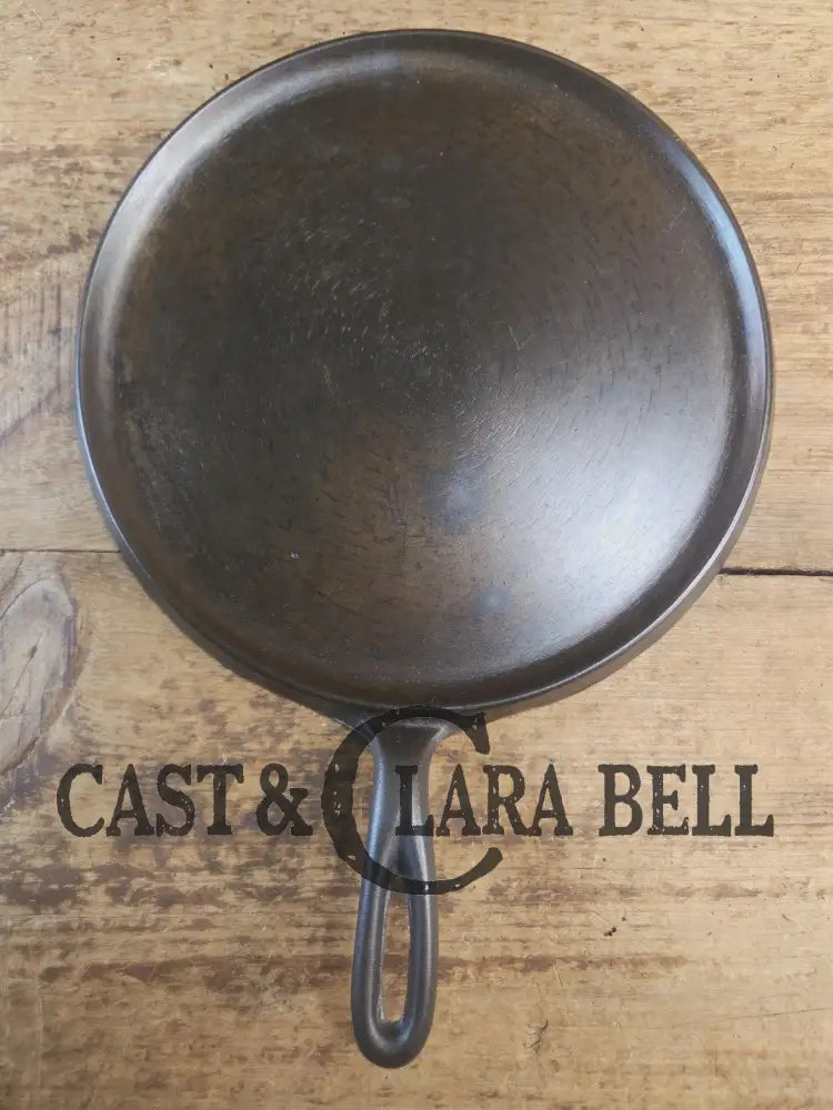 Make 90 year old grilled cheese! 1930-40’s Era lodge #9 Round Griddle. Awesome! SC24 Griddle