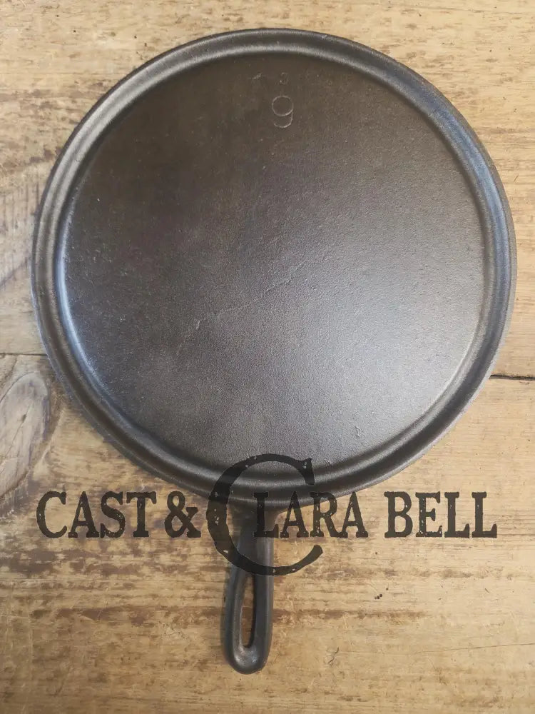 Make 90 year old grilled cheese! 1930-40’s Era lodge #9 Round Griddle. Awesome! SC24 Griddle