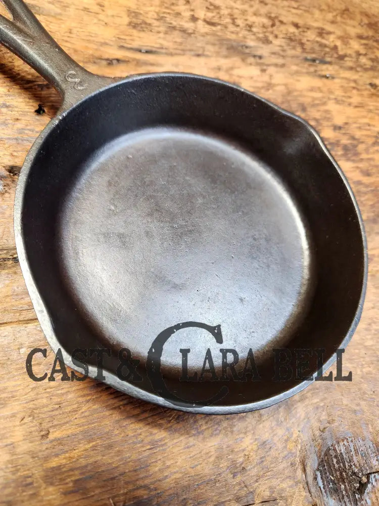 Martin Stove & Range Co. #3 Cast Iron Egg Skillet With ’Hamburger’ Logo