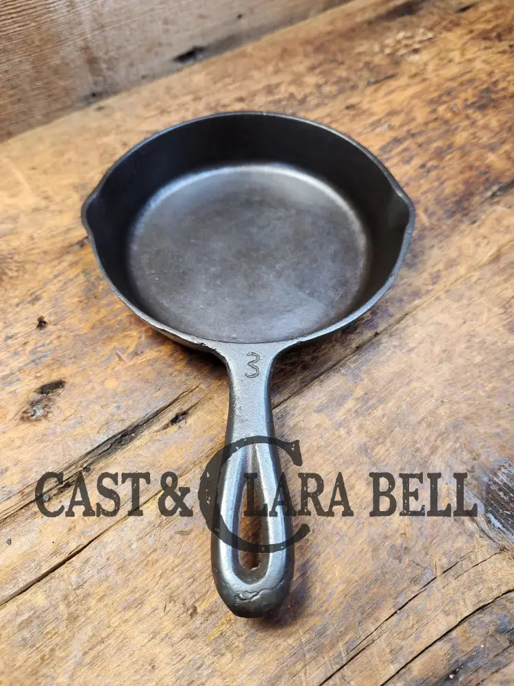 Martin Stove & Range Co. #3 Cast Iron Egg Skillet With ’Hamburger’ Logo