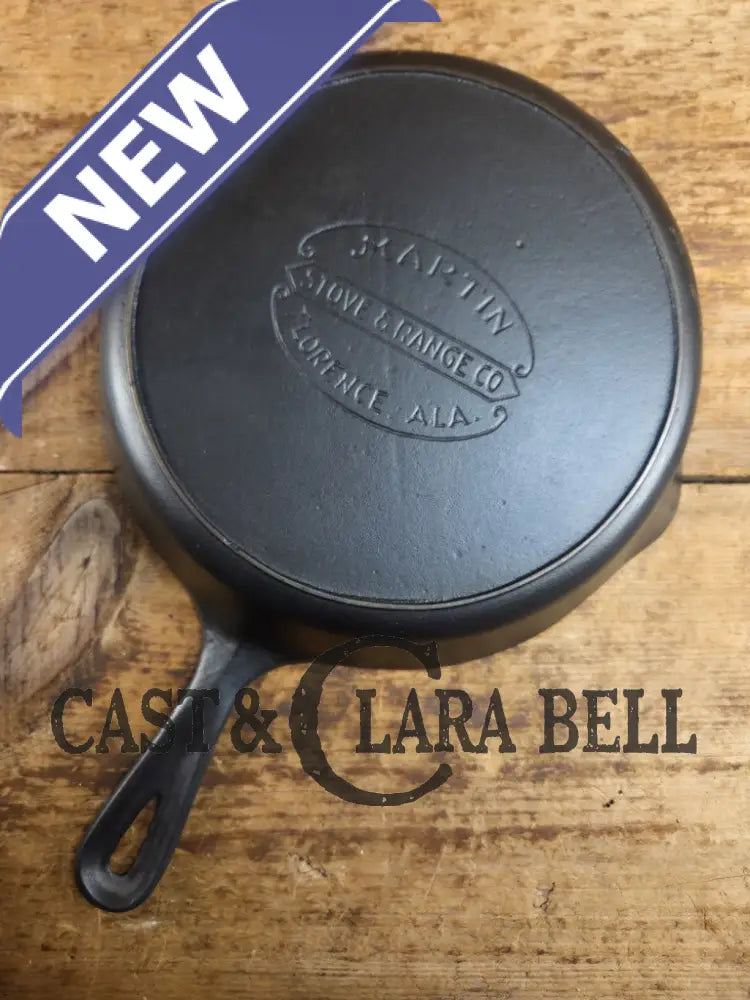 Martin Stove & Range Co. #8 Cast Iron Skillet with ’Hamburger’ Logo. Versatile and elegant Skillet