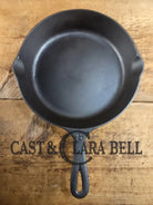 Martin Stove & Range Co. #8 Cast Iron Skillet with ’Hamburger’ Logo. Versatile and elegant Skillet