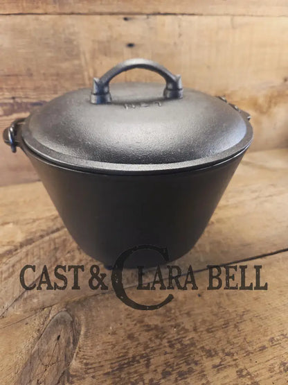 Martin Stove & Range No. 7 Three Legged Kettle with matching lid. Very unique gift campfire pot and display piece Dutch