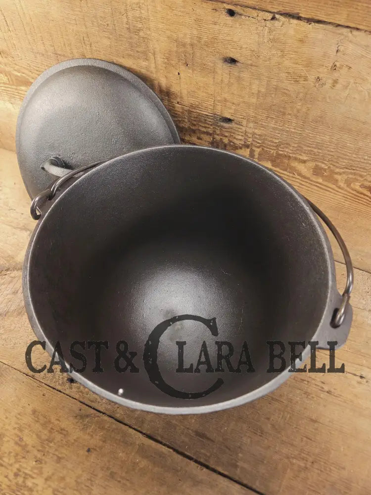 Martin Stove & Range No. 7 Three Legged Kettle with matching lid. Very unique gift campfire pot and display piece Dutch