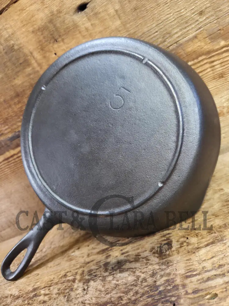 Mid 1900’s Lodge #5 ’Blob’ Skillet with 3 Notch Heat Ring. Raised P on the blob. Amazing gift and sauté pan. Skillet