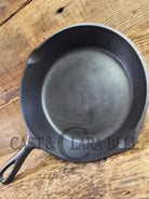 Mid 1900’s Lodge #5 ’Blob’ Skillet with 3 Notch Heat Ring. Raised P on the blob. Amazing gift and sauté pan. Skillet