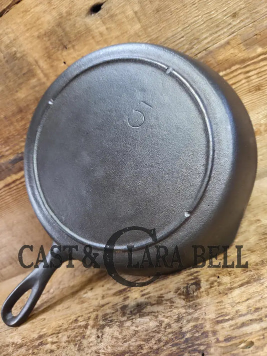 Mid 1900’s Lodge #5 ’Blob’ Skillet with 3 Notch Heat Ring. Raised P on the blob. Amazing gift and sauté pan. Skillet
