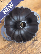 Mid 1900’s Lodge traditional style fluted cake pan - Bakeware