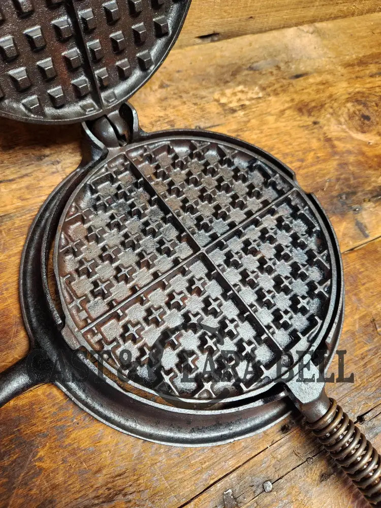 Mid 1900S Stover Made Belmont #8 Waffle Iron With Low Base