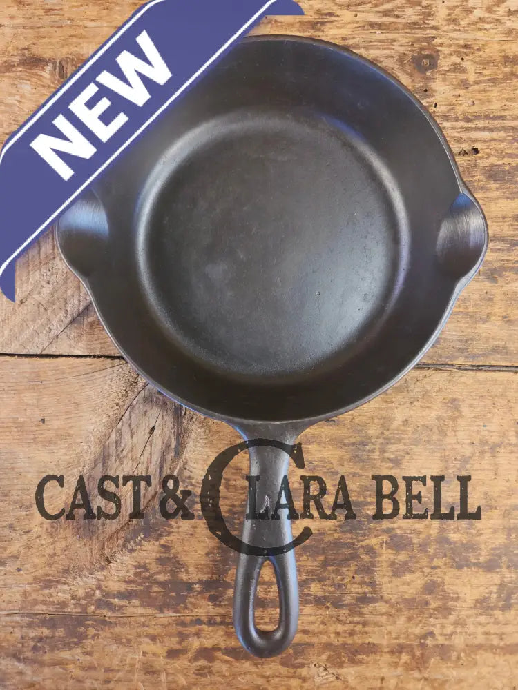 Midwest favorite and tough to source. Missouri made Crescent Fndry ’Ozark’ #4 Cast Iron Skillet - Skillet