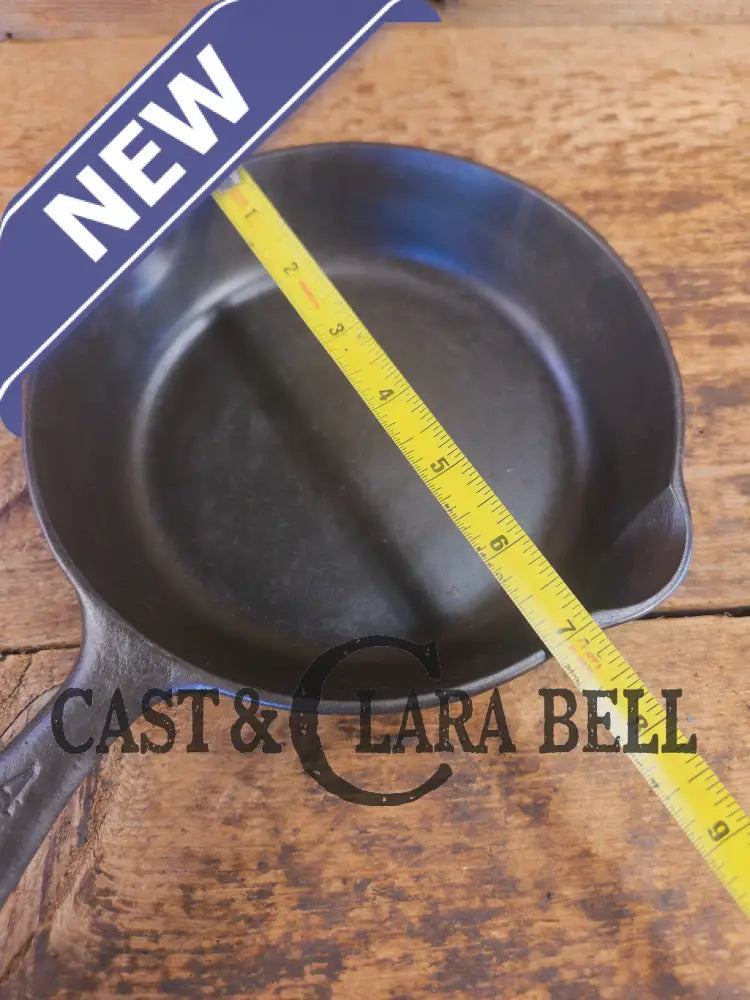 Midwest favorite and tough to source. Missouri made Crescent Fndry ’Ozark’ #4 Cast Iron Skillet - Skillet