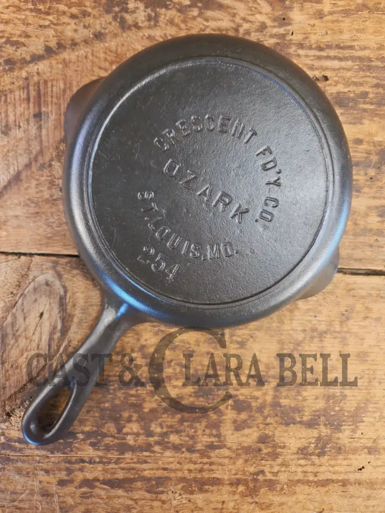 Midwest favorite and tough to source. Missouri made Crescent Fndry ’Ozark’ #4 Cast Iron Skillet - Skillet