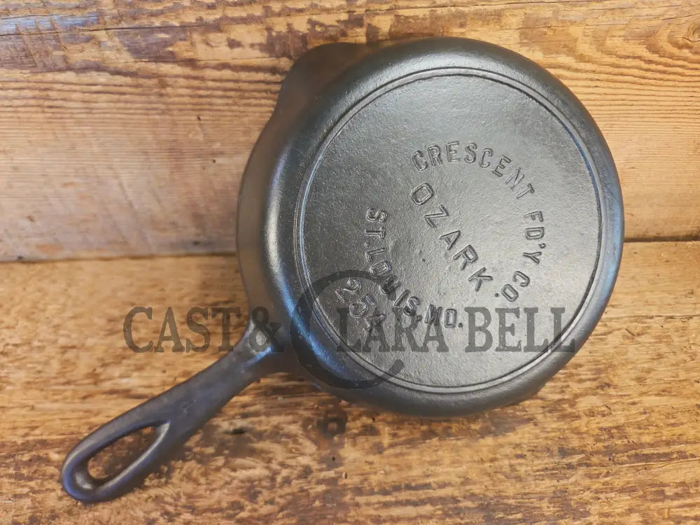 Midwest favorite and tough to source. Missouri made Crescent Fndry ’Ozark’ #4 Cast Iron Skillet - Skillet
