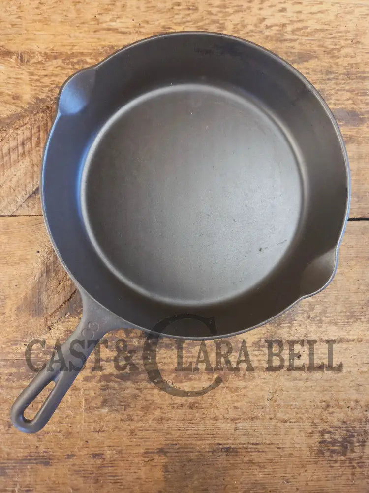 Midwest favorite! Missouri made Crescent Fndry ’Ozark’ #8 Cast Iron Skillet #258 - Skillet