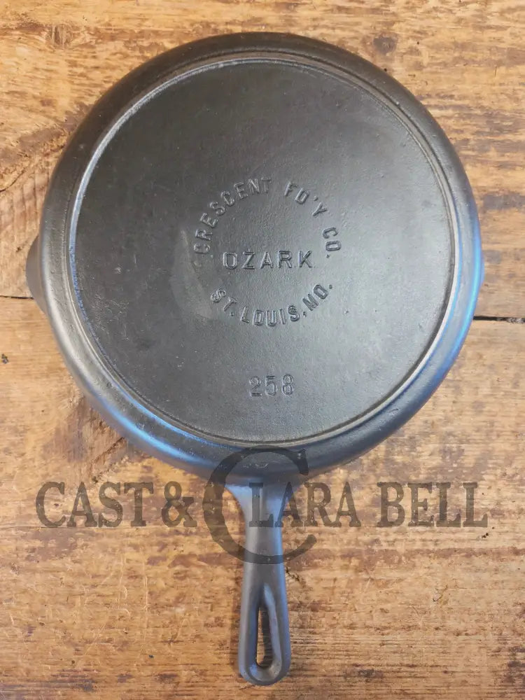 Midwest favorite! Missouri made Crescent Fndry ’Ozark’ #8 Cast Iron Skillet #258 - Skillet