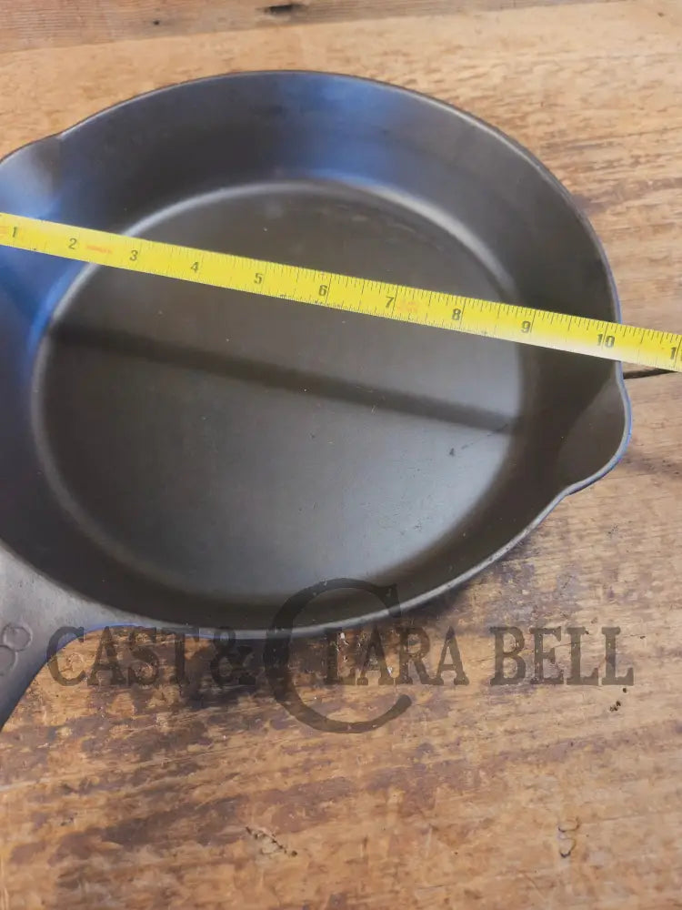 Midwest favorite! Missouri made Crescent Fndry ’Ozark’ #8 Cast Iron Skillet #258 - Skillet