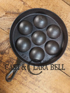 Mint and trending! Beautiful Griswold No. 32 Cast Iron Aebleskiver 962. Awesome poached eggs Skillet