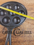 Mint and trending! Beautiful Griswold No. 32 Cast Iron Aebleskiver 962. Awesome poached eggs Skillet