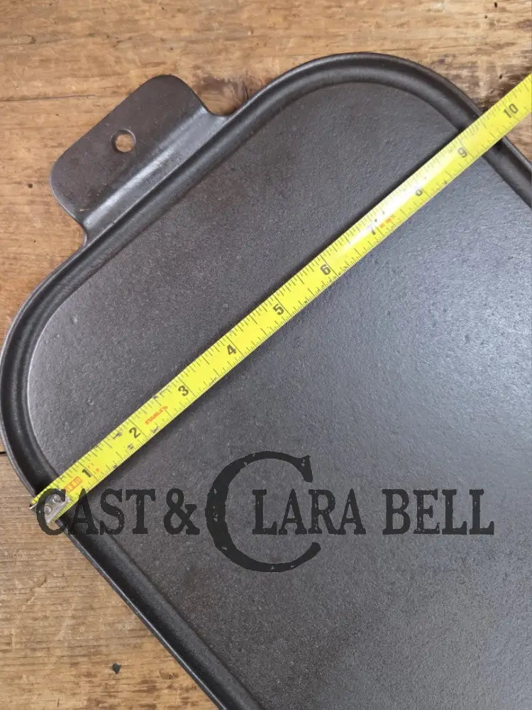 Mint Condition! 1930’s Wagner Ware #8 Cast Iron Long Griddle 1148. Great for griddle cakes at the cabin or home! Griddle
