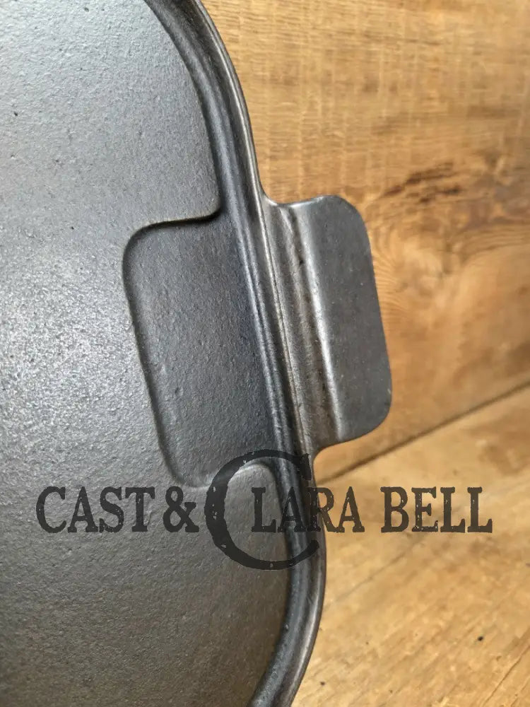 Mint Condition! 1930’s Wagner Ware #8 Cast Iron Long Griddle 1148. Great for griddle cakes at the cabin or home! Griddle