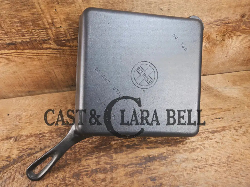 Mint condition 1940’s Griswold No. 768 A Square Utility Skillet. GREAT for cornbread and brownies! Skillet