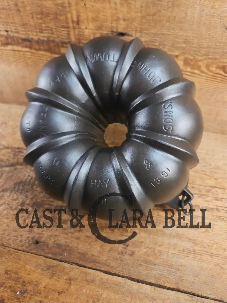 Mint Condition Collectors Piece! 1891 Patent Griswold made ’Frank Hay and Sons’ Bundt pan. Hard to find and Awesome for