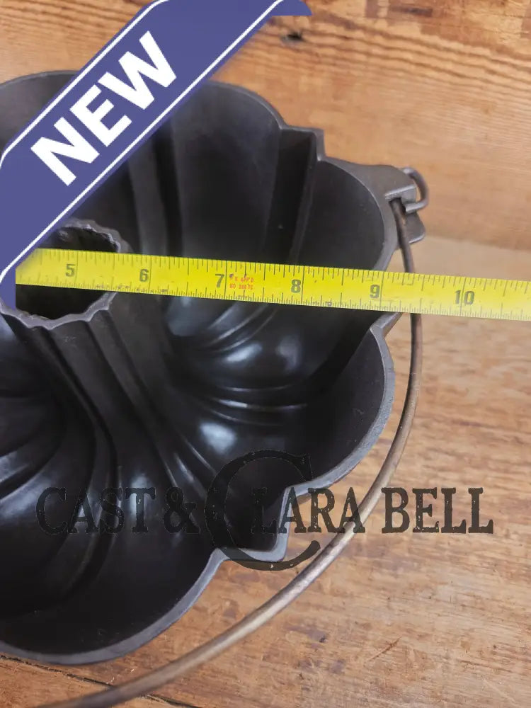 Mint Condition Collectors Piece! 1891 Patent Griswold made ’Frank Hay and Sons’ Bundt pan. Hard to find and Awesome for