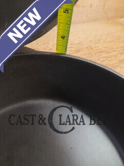 Mint Condition Hammered finish Lodge 4-In-1 star logo Combo Cooker. So versatile and elegant. Perfect gift or fully