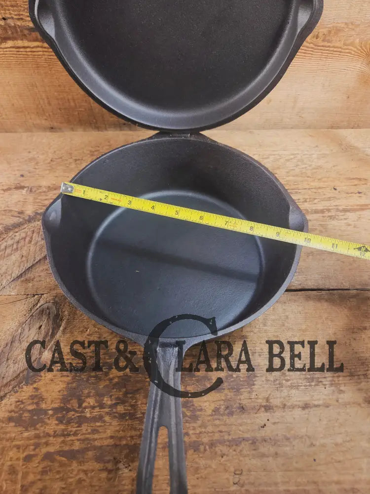 Mint Condition Lodge 4-In-1 star logo Combo Cooker. So versatile and elegant. Perfect gift or fully restored daily