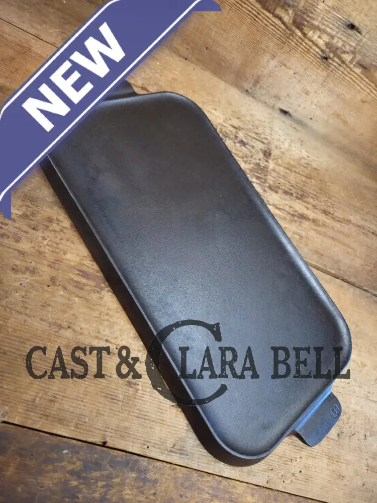 Mint condition looks brand new! 1930’s Griswold #8 Long cast iron griddle. 908 A. Great pancake griddle! Griddle