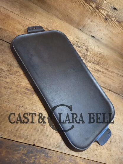 Mint condition looks brand new! 1930’s Griswold #8 Long cast iron griddle. 908 A. Great pancake griddle! Griddle