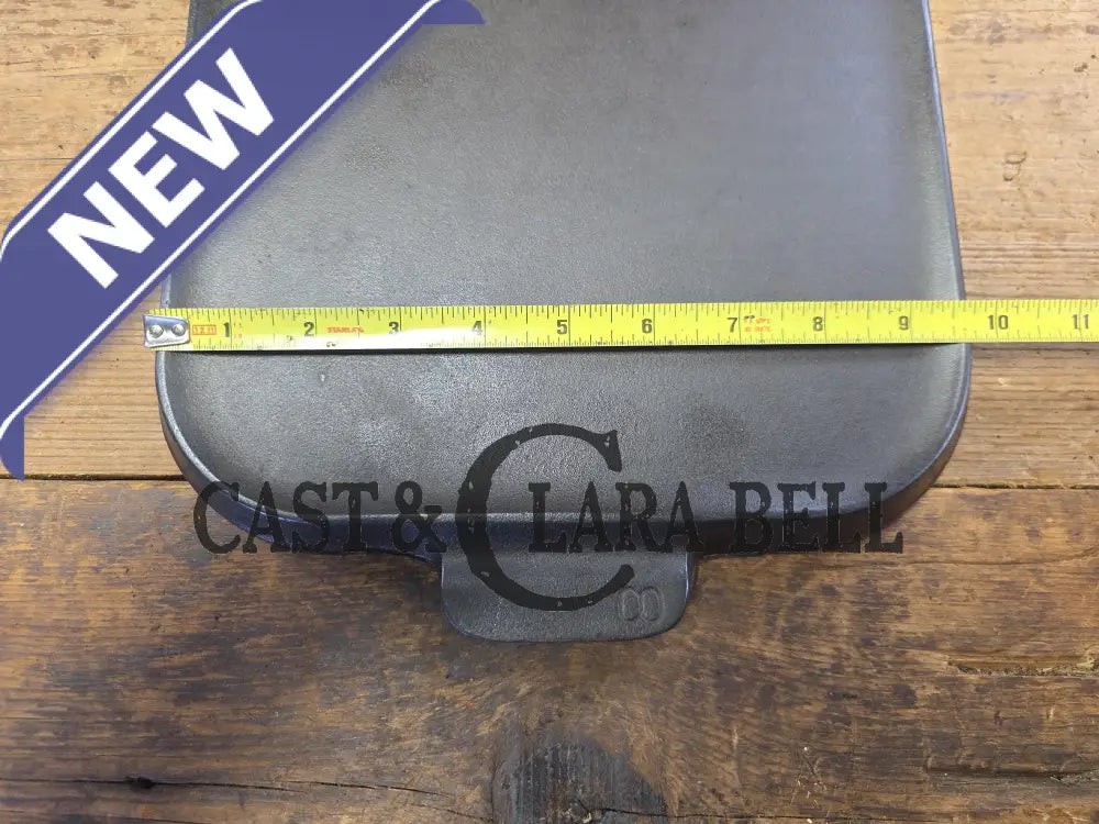Mint condition looks brand new! 1930’s Griswold #8 Long cast iron griddle. 908 A. Great pancake griddle! Griddle