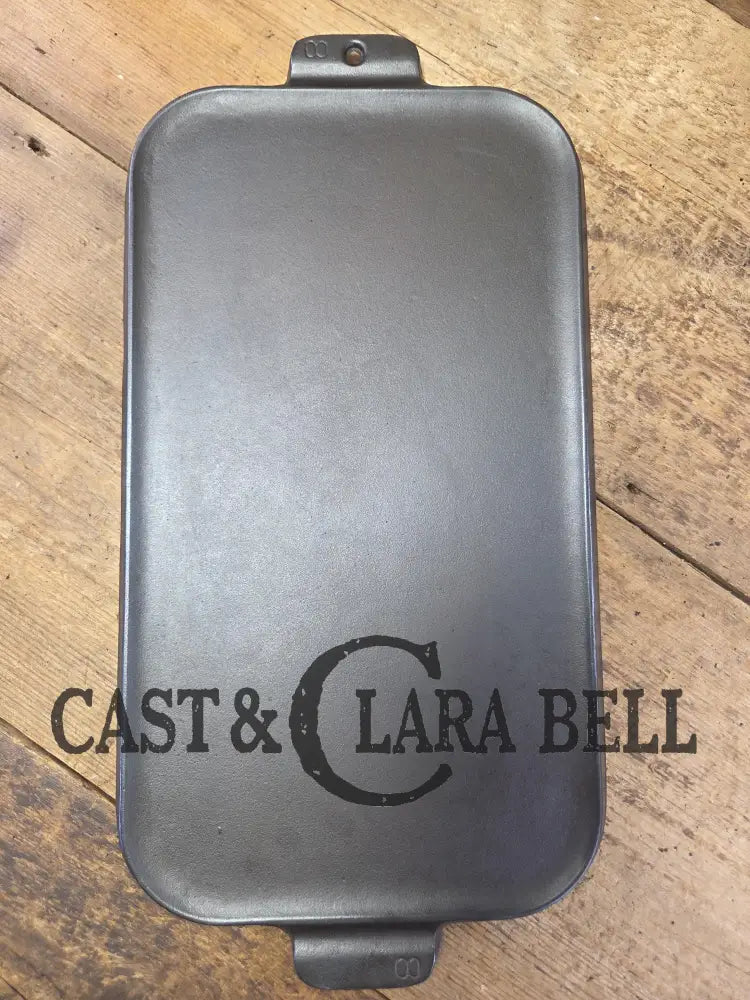 Mint condition looks brand new! 1930’s Griswold #8 Long cast iron griddle. 908 A. Great pancake griddle! Griddle