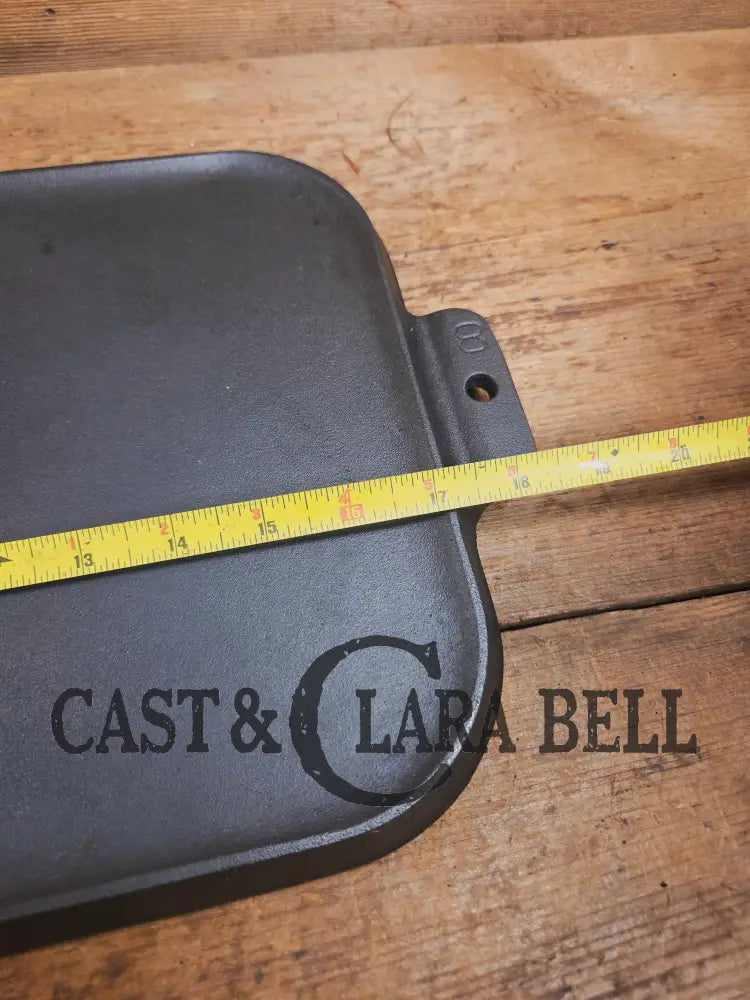 Mint condition looks brand new! 1930’s Griswold #8 Long cast iron griddle. 908 C. Great pancake griddle! Griddle