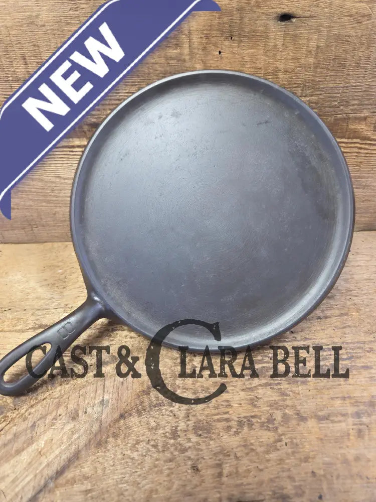 Mint condtion! 1920’s Griswold #8 Round Griddle 608. Collector grade and wonderful daily user! Griddle