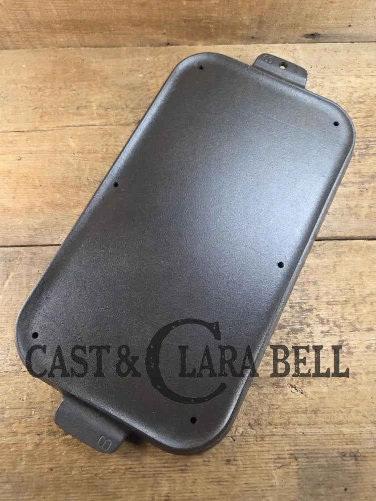 Mint with a twist?! Priced to sell 1930’s Griswold #8 Long cast iron griddle. 908 A. Great pancake griddle! SEE