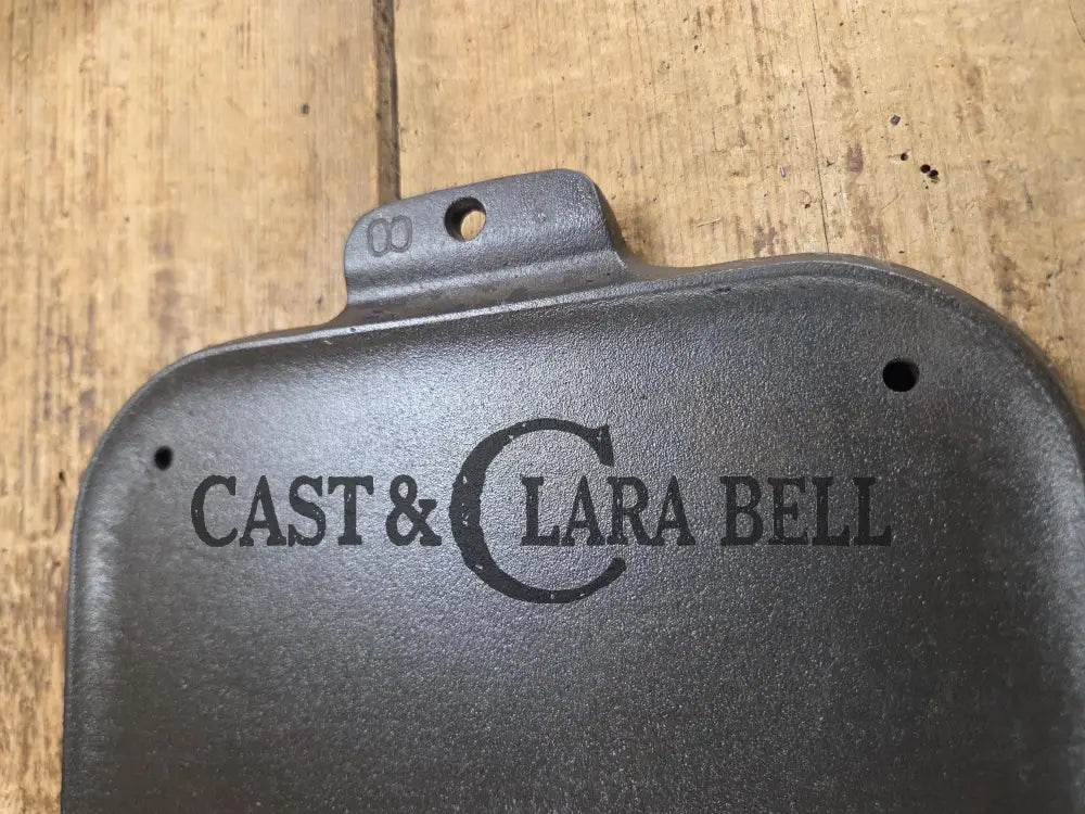 Mint with a twist?! Priced to sell 1930’s Griswold #8 Long cast iron griddle. 908 A. Great pancake griddle! SEE