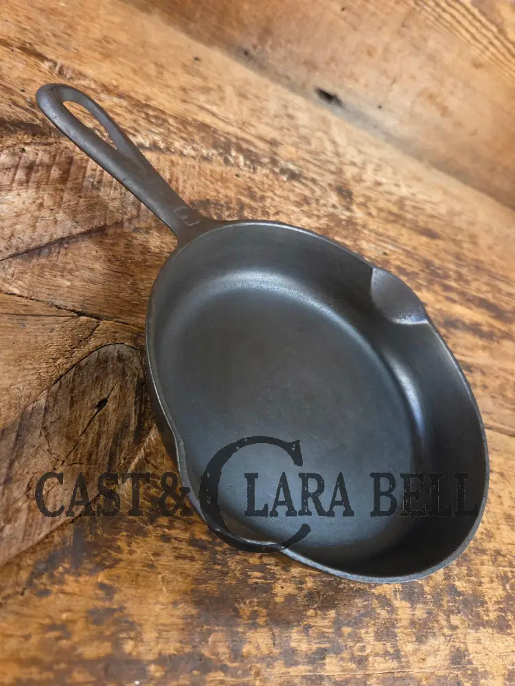 Must have! 1910’s Griswold #3 Egg Skillet with Large Block Logo and Heat Ring 709 B Skillet