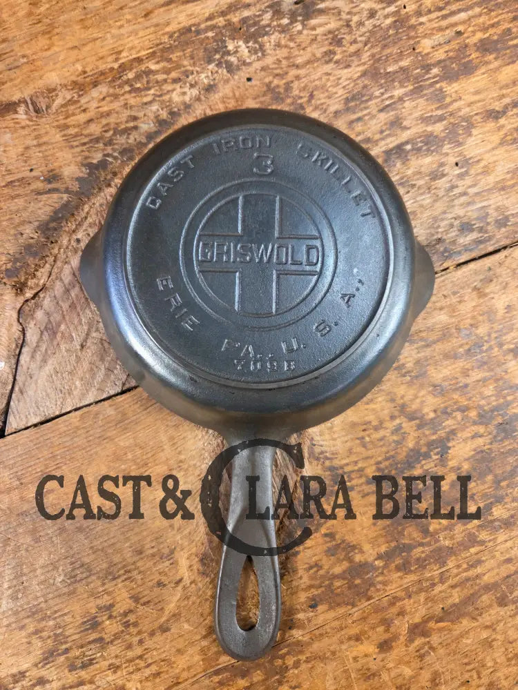 Must have! 1910’s Griswold #3 Egg Skillet with Large Block Logo and Heat Ring 709 B Skillet
