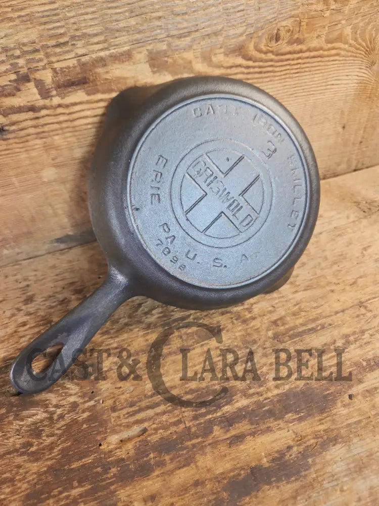 Must have! 1910’s Griswold #3 Egg Skillet with Large Block Logo and Heat Ring 709 B - Skillet