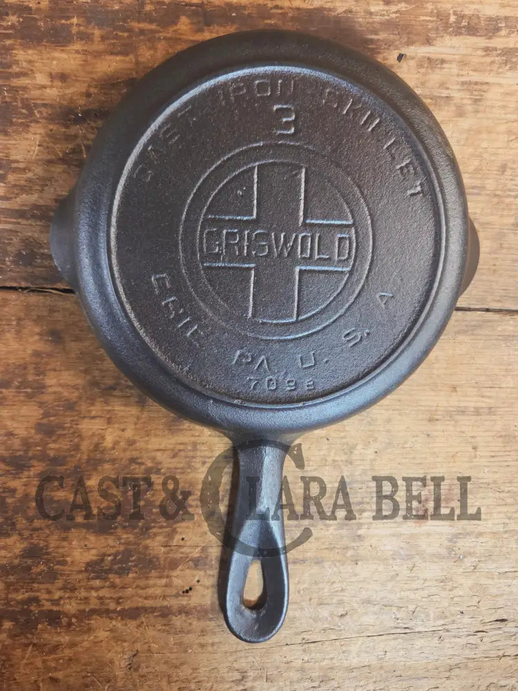 Must have! 1910’s Griswold #3 Egg Skillet with Large Block Logo and Heat Ring 709 B - Skillet