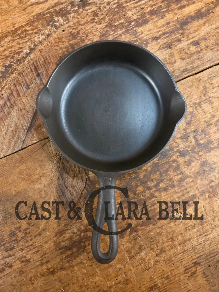 Must have! 1910’s Griswold #3 Egg Skillet with Large Block Logo and Heat Ring 709 B Skillet
