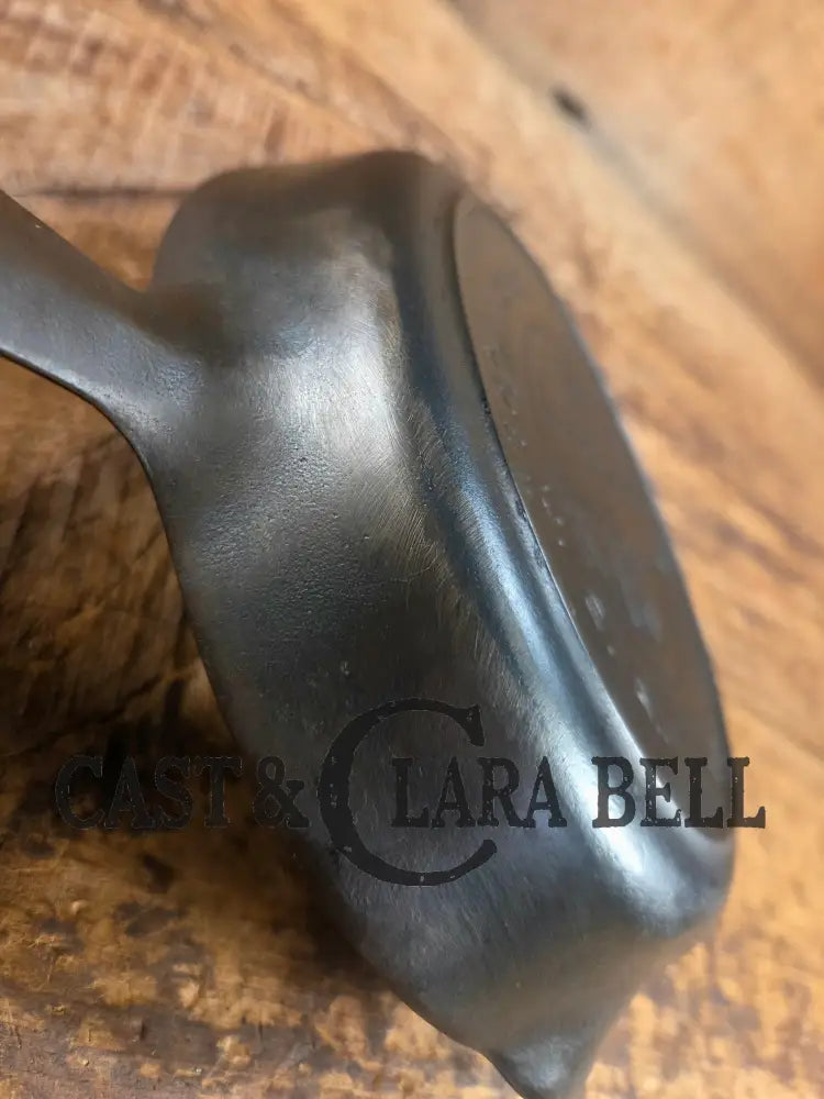 Must have! 1910’s Griswold #3 Egg Skillet with Large Block Logo and Heat Ring 709 B Skillet