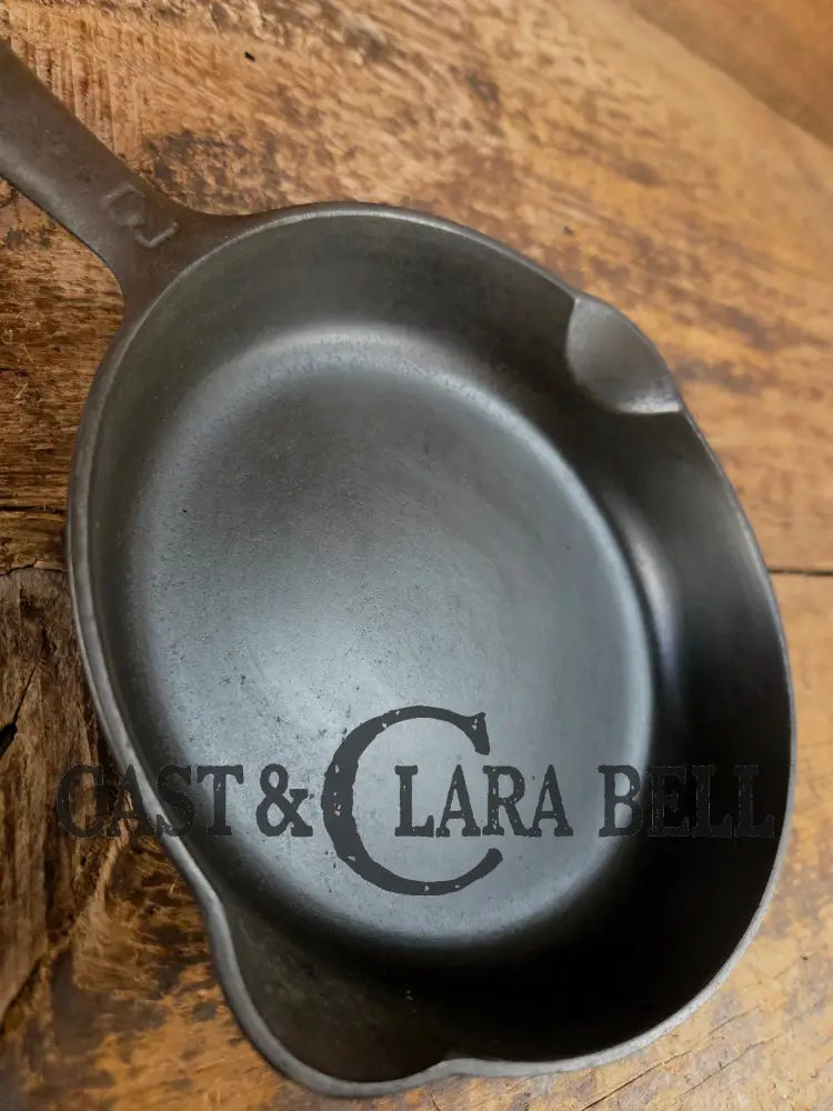 Must have! 1910’s Griswold #3 Egg Skillet with Large Block Logo and Heat Ring 709 B Skillet