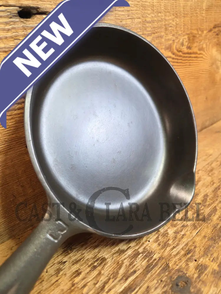 Must have! 1910’s Griswold #3 Egg Skillet with Large Block Logo and Heat Ring 709 B - Skillet