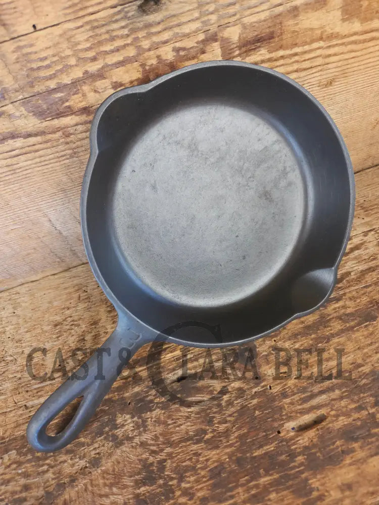 Must have egg skillet! Griswold #3 Skillet with Large Block Logo 709 - Skillet