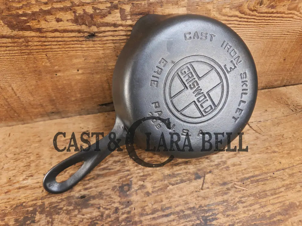 Must have egg skillet! Griswold #3 Skillet with Large Block Logo 709 Skillet