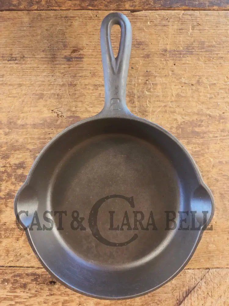 Must have egg skillet! Griswold #3 Skillet with Large Block Logo 709 - Skillet