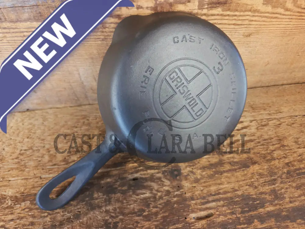Must have egg skillet! Griswold #3 Skillet with Large Block Logo 709 - Skillet
