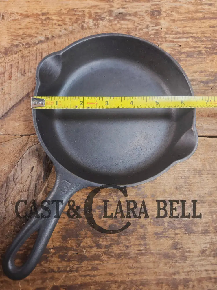 Must have egg skillet! Griswold #3 Skillet with Large Block Logo 709 Skillet